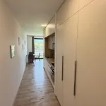公寓 Modern 2-room Apartment,balcony,