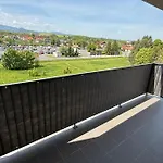 Modern 2-room Apartment,balcony, 公寓 *
