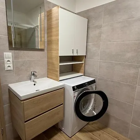 Modern 2-room Apartment,balcony, Διαμέρισμα *