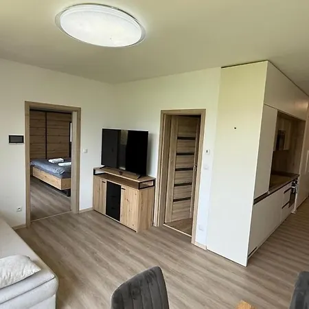 Modern 2-room Apartment,balcony, Apartmán